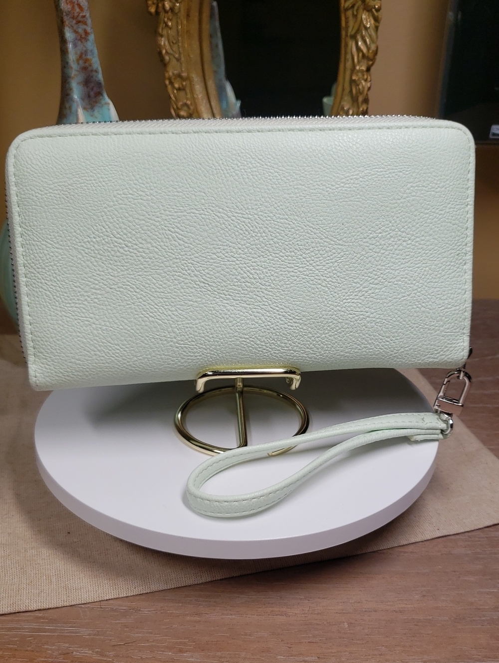 Betsey Johnson Large Mint Bow Wristlet Clutch - Picture 6 of 13